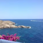 Βίλα Waterfront With Private Pool *