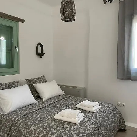 Waterfront With Private Pool *