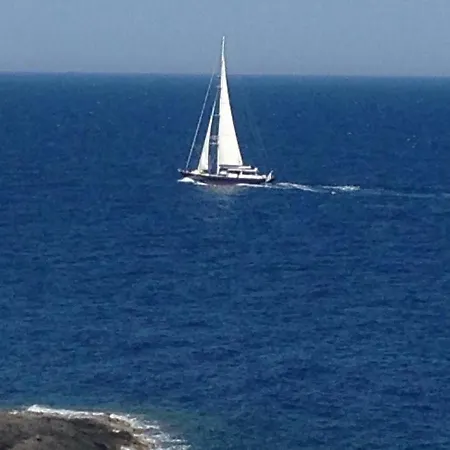 Waterfront With Private Pool فيلة *