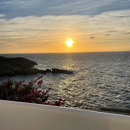 Waterfront With Private Pool فيلة Melissaki