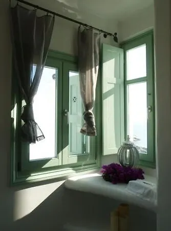 Waterfront With Private Pool فيلة
