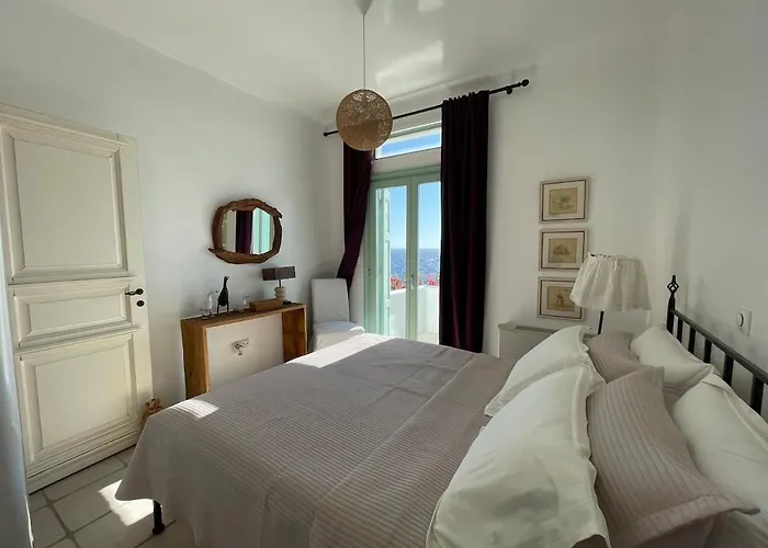 Villa Waterfront With Private Pool