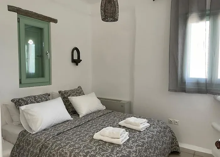 Waterfront With Private Pool *