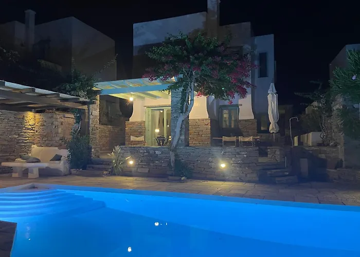 Villa Waterfront With Private Pool *